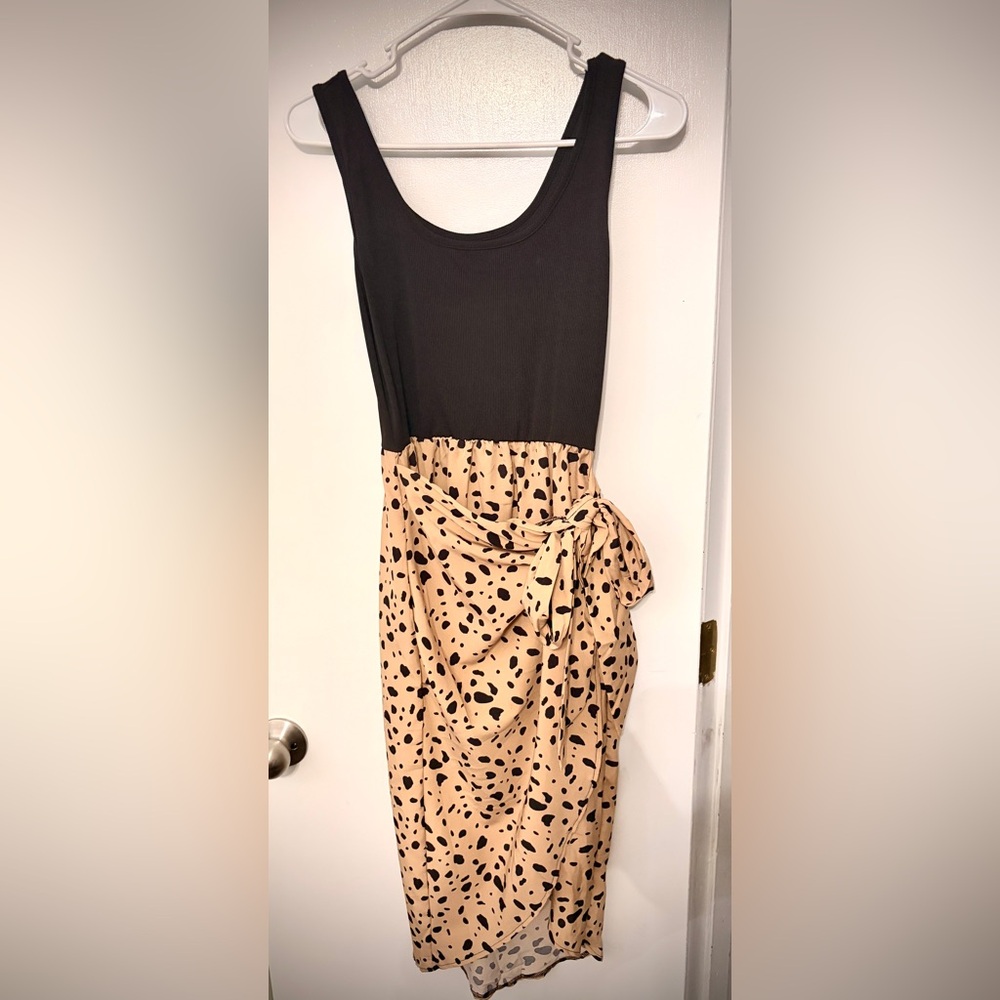 EMERY ROSE Dalmatian Print Knot Side Wrap Hem Dress - Picture 2 of 2